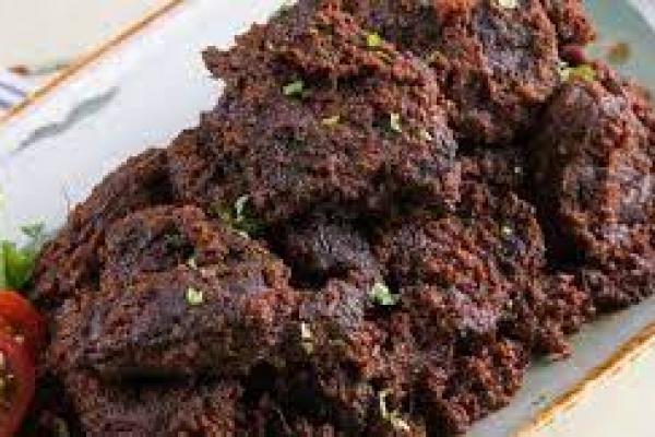 Rendang, menjadi salah satu makanan terlezat di dunia (Foto: kompasiana.com) 