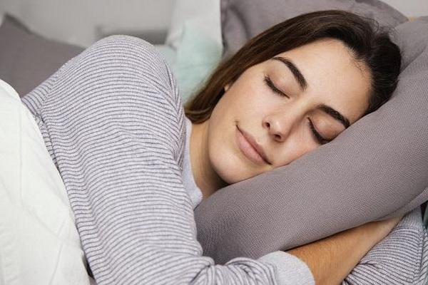 Ilustrasi tidur nyenyak (FOTO: SHUTTERSTOCK) 