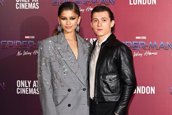 Tom Holland Sering Cari Informasi tentang Pacarnya Zendaya di Google