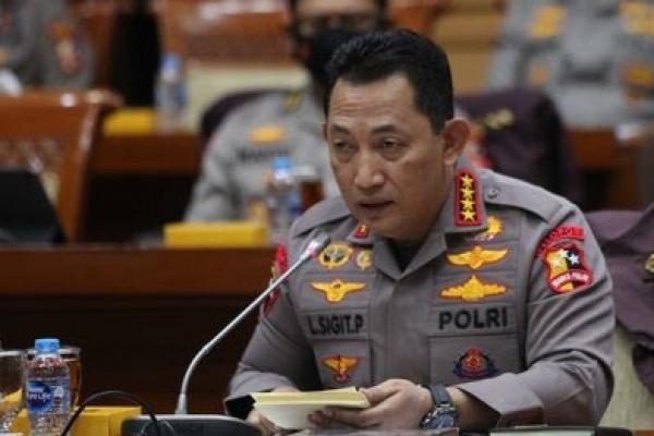 Kapolri Jenderal Pol Listyo Sigit Prabowo diminta bertindak tegas dalam kasus polisi tembak polisi di Polres Solok Selatan, Sumatera Barat 