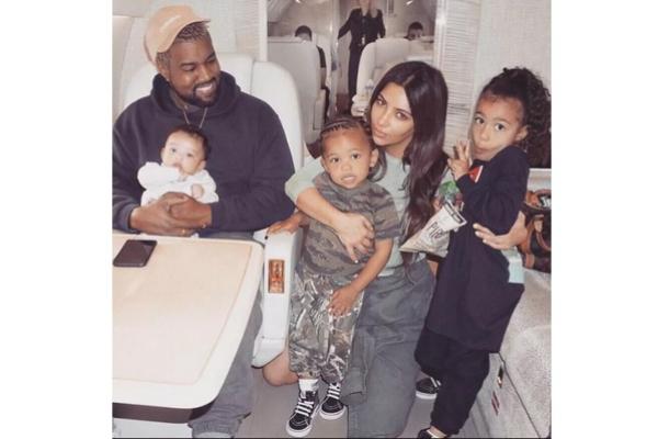 Kanye West Ajak Anak-anaknya Liburan ke Jepang saat Kim Kardashian Fokus pada Kebakaran Hutan. (FOTO: INSTAGRAM) 