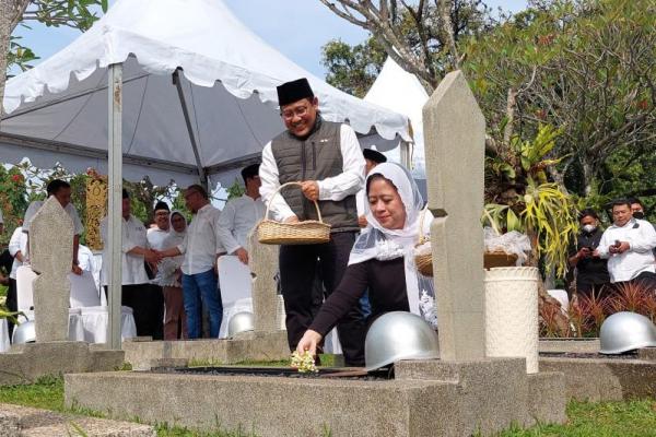 Ilustrasi ziarah kubur (Foto: dpr) 