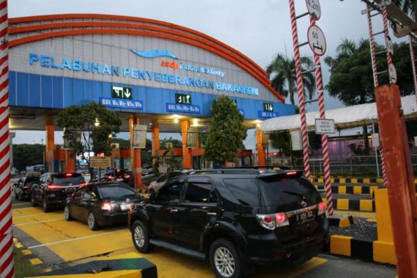 Pelabuhan penyeberangan Bakauheni, Lampung. Foto: asdp/katakini.com 