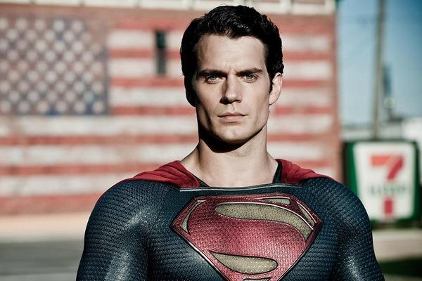 Sosok Introvert Superman Versi Henry Cavill Terinspirasi dari Dirinya Sendiri. (FOTO: WARNER BROS.) 