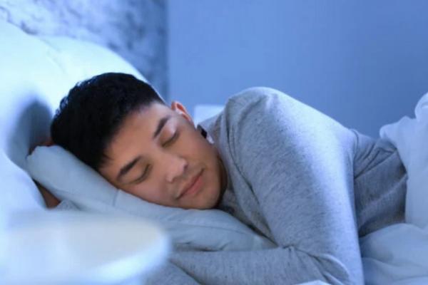 Ilustrasi, tips bangun tidur agar rileks (FOTO: SHUTTERSTOCK) 