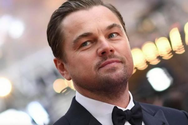 Brad Pitt hingga Paris Hilton Hadiri Pesta Meriah Ulang Tahun Ke-50 Leonardo DiCaprio. (FOTO: GETTY IMAGES) 