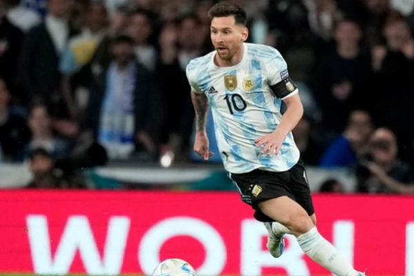 Lionel Messi Samai Rekor Ronaldo Usai Cetak Hattrick