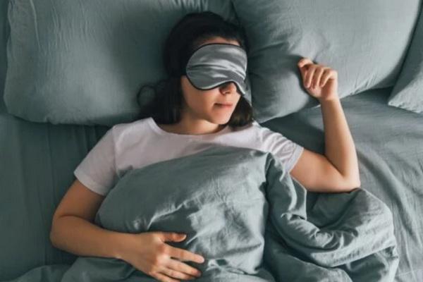 Ilustrasi ketindihan saat tidur (FOTO: SHUTTERSTOCK) 