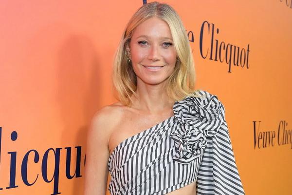 Dikecam dengan Diet Kelaparannya, Gwyneth Paltrow Terlihat Santap Sandwich Steak dan Es Krim Besar. (FOTO: GETTY IMAGES) 