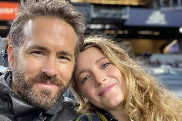 Rumahnya Selalu Berantakan, Ryan Reynolds dan Blake Lively Bersyukur Punya Empat Anak