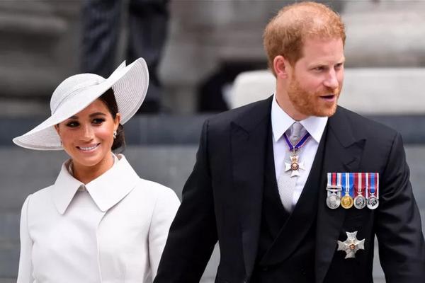 Keluarga Kerajaan Diam-diam Hapus Pernyataan Pangeran Harry yang Membela Meghan Markle