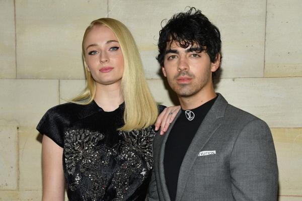 Joe Jonas dan Sophie Turner Capai Kesepakatan setelah Satu Tahun Gugatan Cerai (FOTO: GETTY IMAGES) 