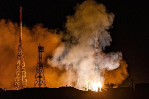 Satelit Rusia Pecah di Luar Angkasa, Memaksa Astronot ISS Berlindung