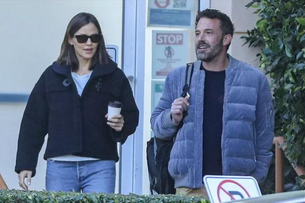 Jennifer Garner Kunjungi Mantan Suaminya Ben Affleck di Hari Ulang Tahunnya