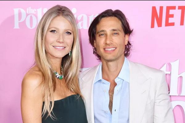 Rayakan 6 Tahun Pernikahan, Gwyneth Paltrow Beri Ciuman Romantis untuk Brad Falchuk. (FOTO: GETTY IMAGE) 