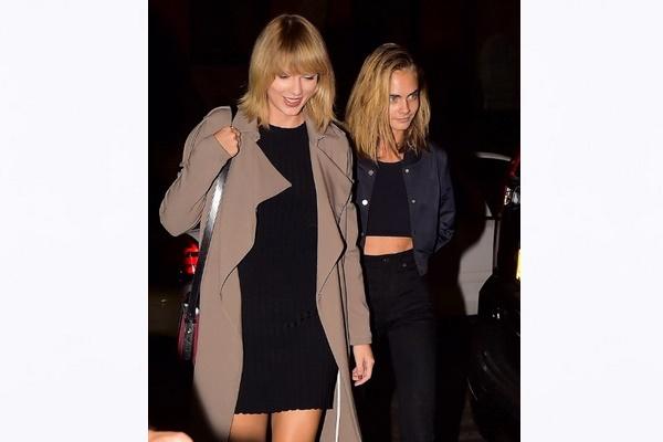 Taylor Swift dan Cara Delevingne. (FOTO: GC IMAGE) 