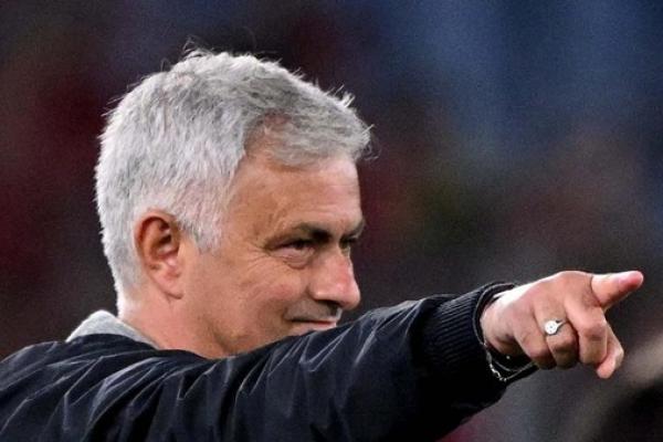 Resmi Tukangi Fenerbache, Ini Tiga Pemain Buruan Jose Mourinho