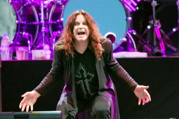 Jelang Konser Terakhir Black Sabbath, Ozzy Osbourne tak Bisa Berjalan Lagi akibat Parkinson. (FOTO: GETTY IMAGE) 