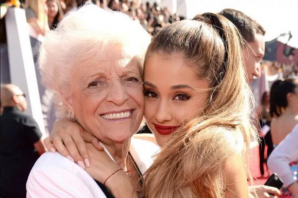 Akrab dengan `The Wizzard of Oz` Sejak Remaja, Nenek Ariana Grande Senang Cucunya Jadi Glinda. (FOTO:KEVIN MAZUR/WIREIMAGE) 