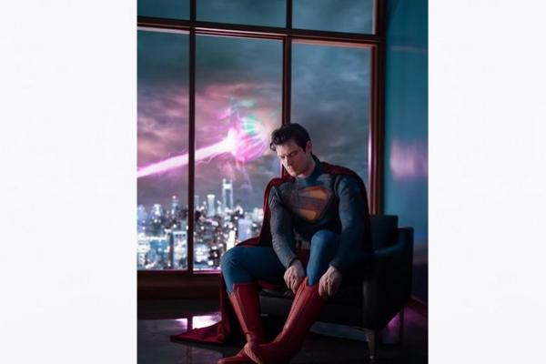 James Gunn Rilis Gambar Set Film Superman yang Menakjubkan. (FOTO: DC STUDIOS) 