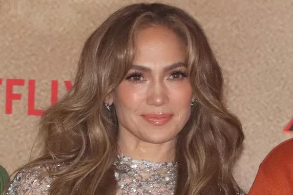 Jennifer Lopez Tepis Pertanyaan Reporter Tentang Situasi Pernikahannya dengan Ben Affleck