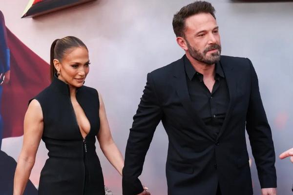 Diterpa Rumor Perceraian, Ben Affleck Membantu Jennifer Lopez untuk Perannya di Film Atlas