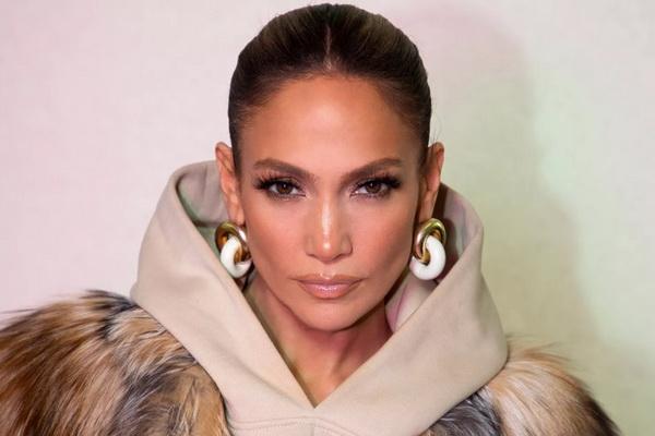 Jennifer Lopez Kembali ke Media Sosial Sejak Pengumuman Perceraiannya dengan Ben Affleck