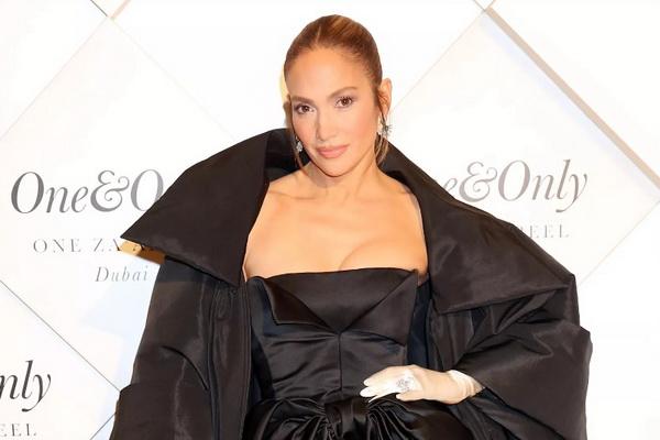 Sedih Tapi Lega, Perasaan Jennifer Lopez Batalkan Tur Albumnya