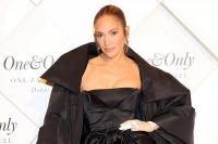 Masuk Ke Toko Gaun di Italia, Jennifer Lopez Gelar Pesta Dansa Dadakan