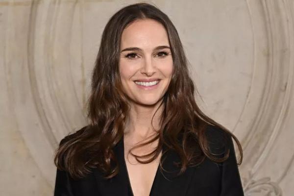 Natalie Portman Ucapkan Terima Kasih pada Teman-temannya Setelah Bercerai dari Benjamin Millepied