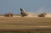 Israel Perintahkan Warga untuk Mengungsi saat Tank Serbu Distrik Kota Gaza
