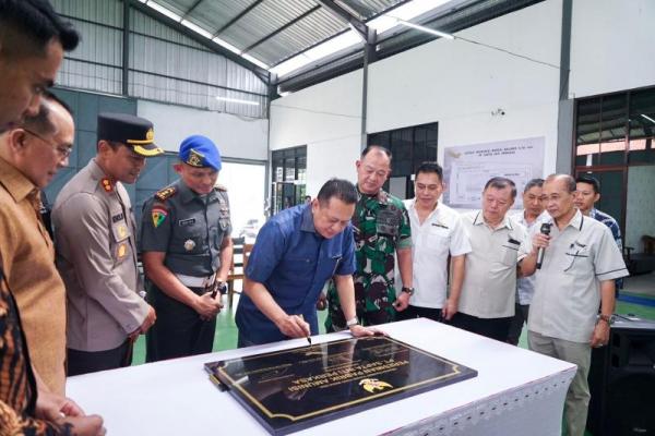 Ketua MPR Bambang Soesatyo (Bamsoet) meresmikan operasional PT Sapta Inti Perkasa, sebagai pabrik amunisi pertama di Indonesia (Foto: Humas MPR) 