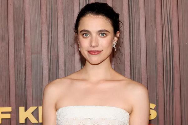 Margaret Qualley Renungkan Kehidupannya saat Perjalanan Pulang Kerja