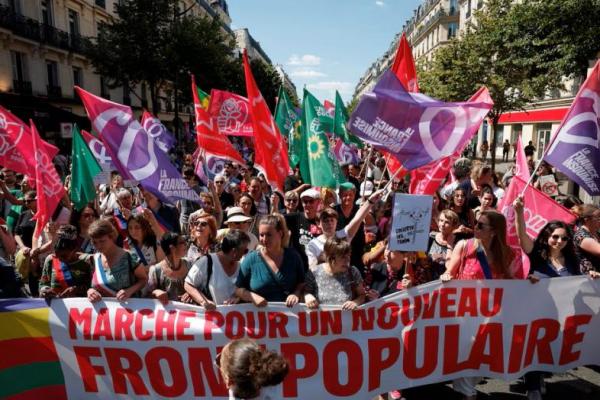 Ribuan Perempuan Berunjuk Rasa di Prancis Melawan Kelompok Sayap Kanan