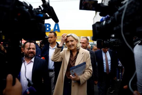 Sayap Kanan Pimpin Jajak Pendapat Pemilu, Partai Presiden Perancis di Urutan Ketiga