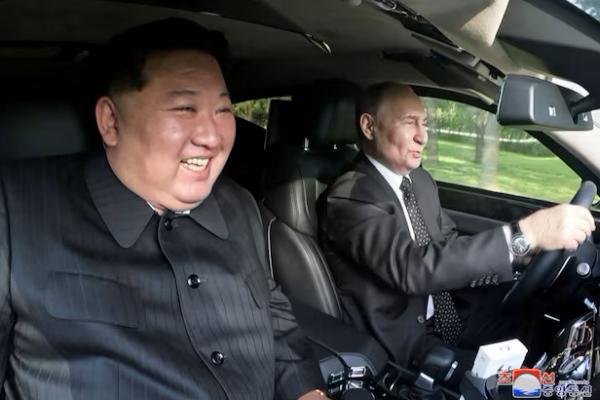 Mobil yang Dihadiahkan Putin kepada Kim Pakai Suku Cadang dari Korea Selatan
