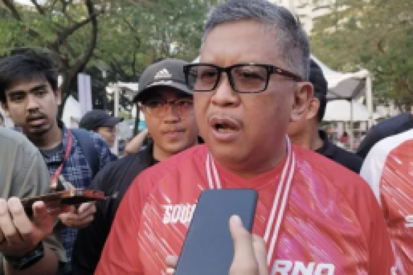 Sekjen PDI Perjuangan Hasto Kristiyanto menyatakan, tiga menteri di kabinet Presiden Joko Widodo akan disiapkan maju di Pilkada Jakarta.(Foto:Antara) 
