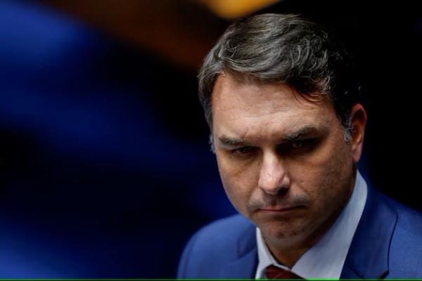 Senator Brasil Flavio Bolsonaro menghadiri sidang Senat Federal di Brasilia, Brasil 22 Maret 2023. REUTERS 