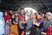 Fadel Muhammad Tinjau Penanganan Korban Banjir di Gorontalo