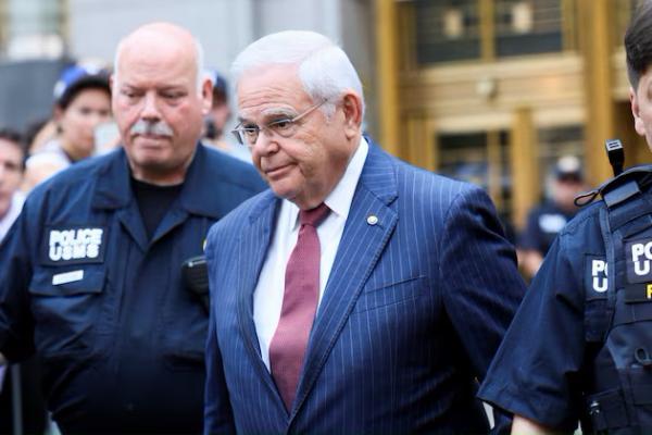 Dinyatakan Bersalah karena Korupsi, Senator AS Bob Menendez Mengundurkan Diri