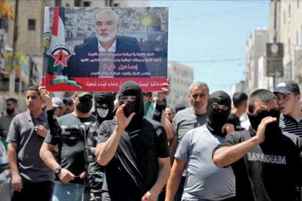 Warga Palestina di Tepi Barat yang Diduduki Memprotes Pembunuhan Ismail Haniyeh