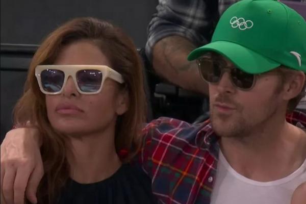 Eva Mendes dan Ryan Reynolds di Olimpiade Paris 2024 pada hari Minggu (4/8/2024). (FOTO: NBC) 