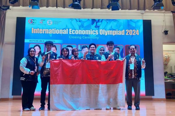 Pelajar Indonesia Raih Dua Perak dan Dua Perunggu di IEO 2024