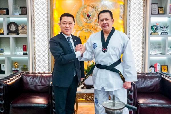 Bamsoet Terima Sabuk Kehormatan DAN VII dari Organisasi Taekwondo Korea Kukkiwon