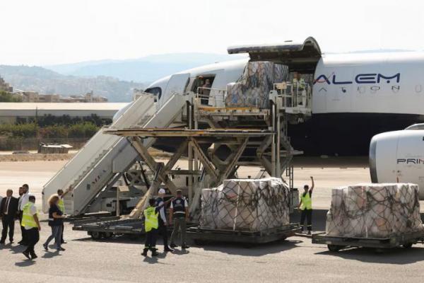 Bandara Lebanon Padat: Bantuan Medis Datang, Warga Pergi untuk Hindari Perang