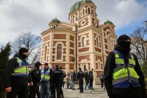 Presiden Ukraina Usulkan Pelarangan Gereja Ortodoks yang Miliki Hubungan dengan Moskow