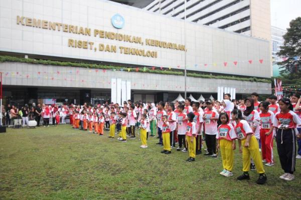 Kemendikbudristek Dorong Satuan Pendidikan Masifkan 5 Sehat