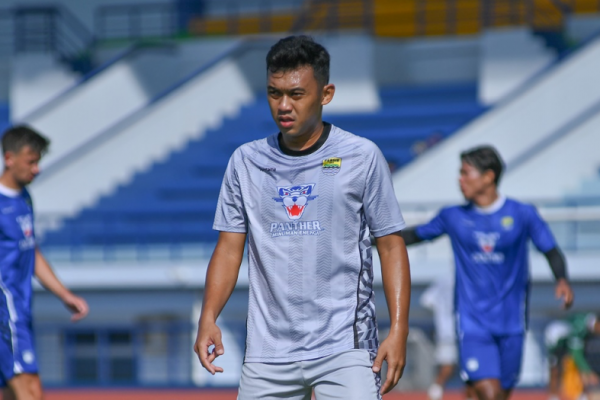 Jelang Penutupan Bursa Transfer, Persib Rampungkan Kepindahan Abdul Aziz ke Persis