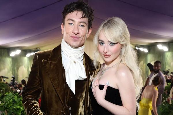 Setahun Pacaran, Sabrina Carpenter dan Barry Keoghan Putus