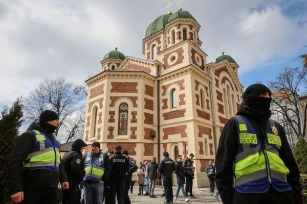 Ukraina Adopsi UU Bersejarah untuk Melarang Gereja Minoritas yang Terkait dengan Rusia